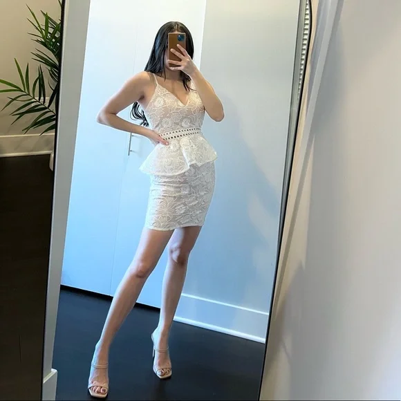 Elegant White Lace Peplum Dress - Picture 3 of 9